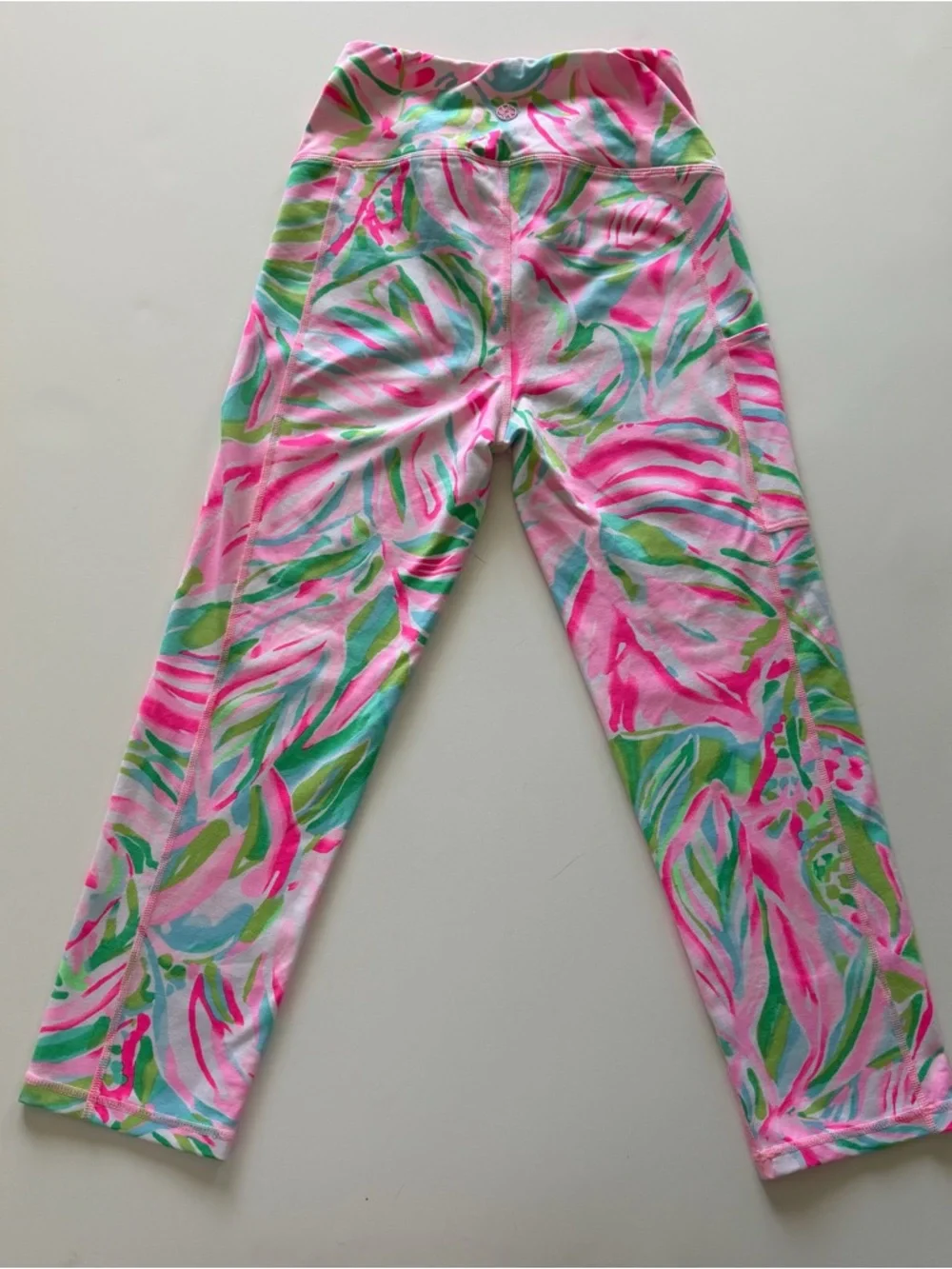 Lilly Pulitzer Luxletic Weekender Crop
Leggings Tiki Pink Royal Lime Size S - Picture 2 of 4